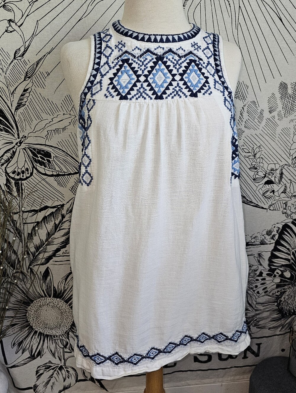 Lucky Brand Linen/Cottom White Sleeveless Embroidered Dress with Blue Geometric
